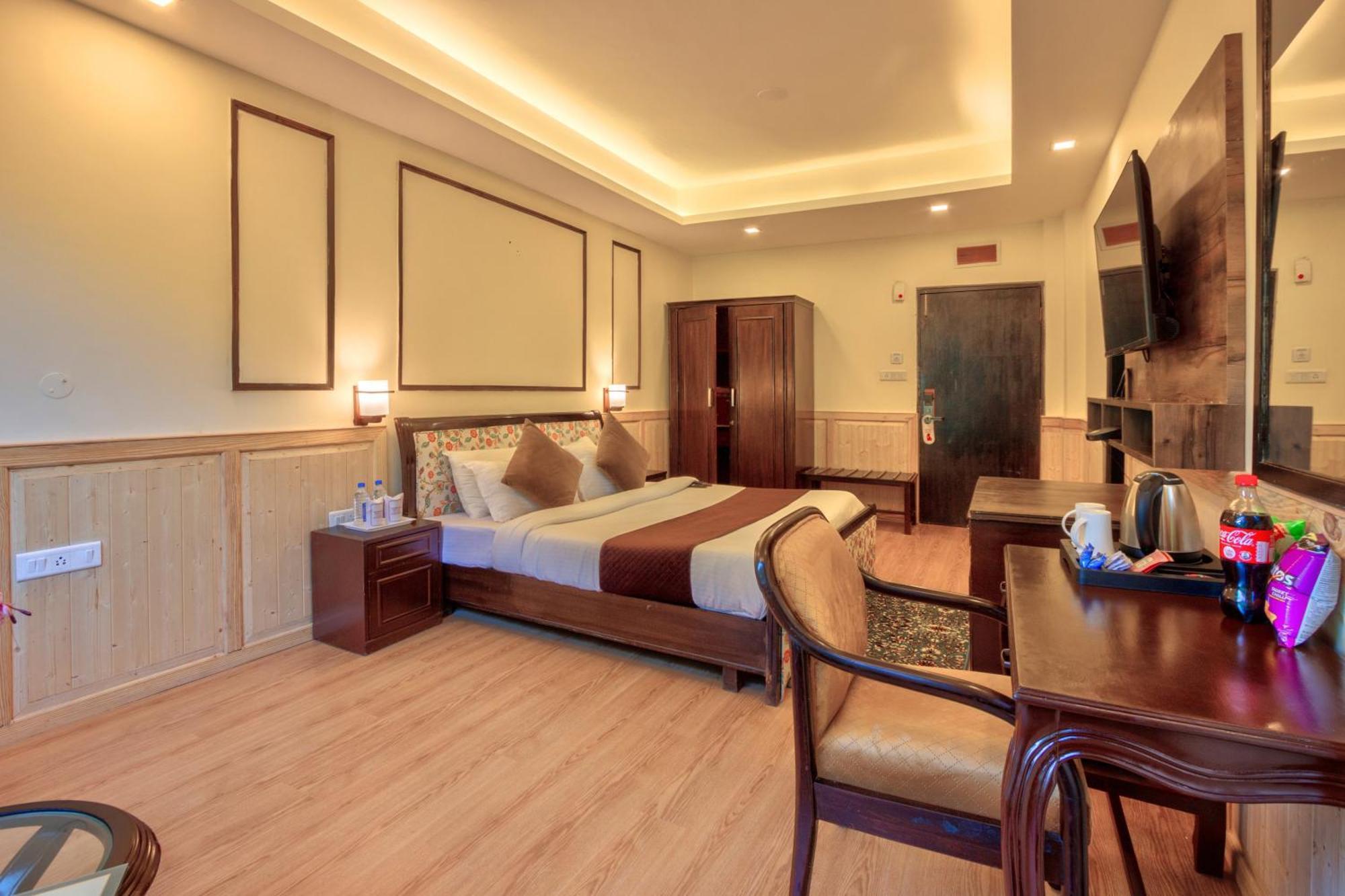 מנאלי The Katoch Grand Resort מראה חיצוני תמונה