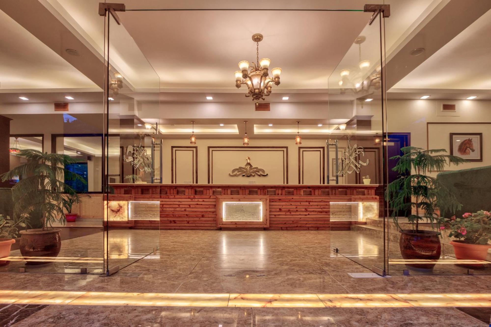 מנאלי The Katoch Grand Resort מראה חיצוני תמונה