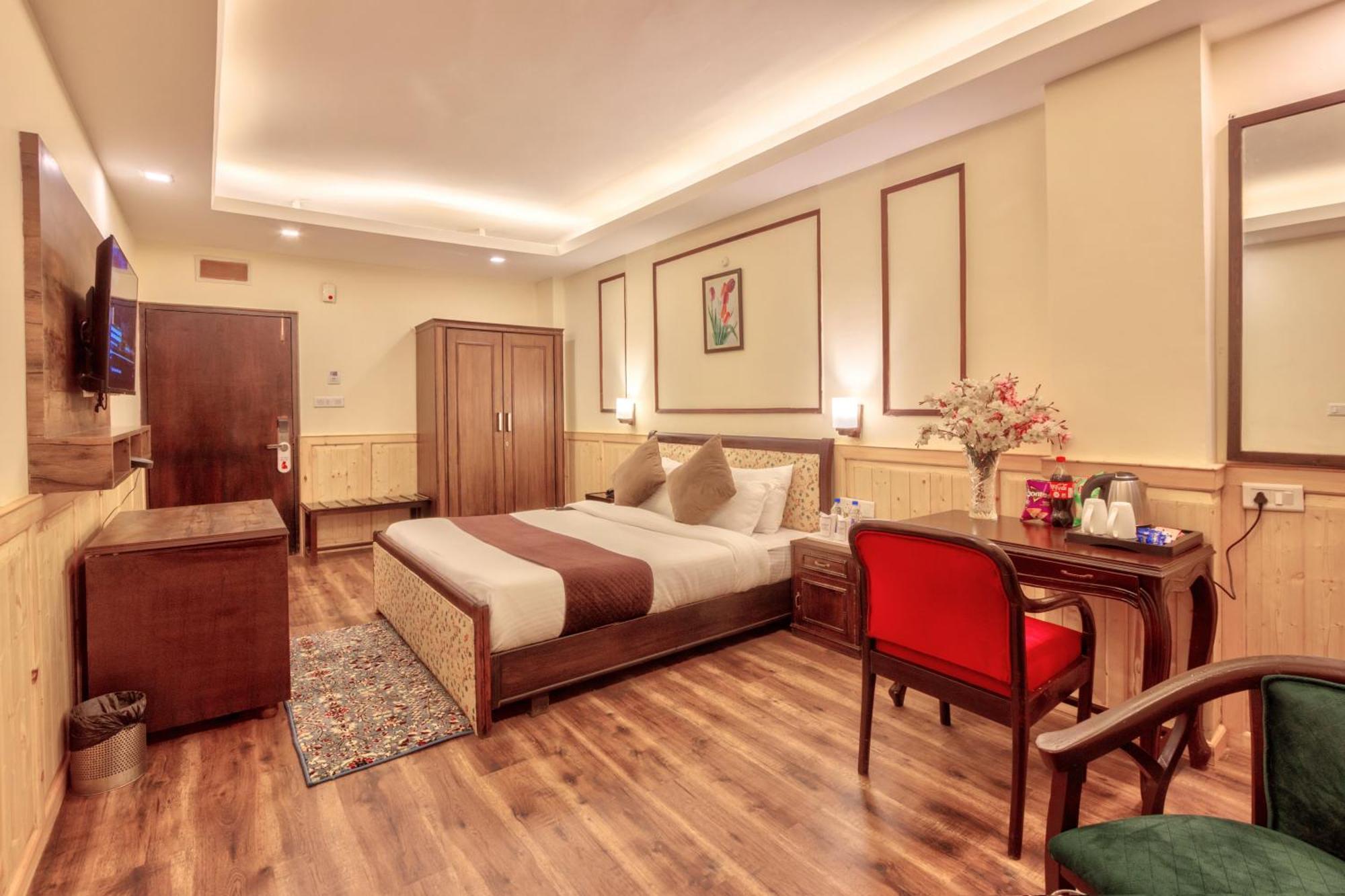 מנאלי The Katoch Grand Resort מראה חיצוני תמונה