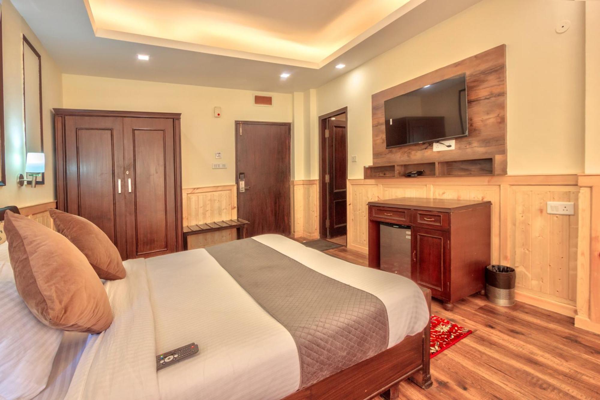 מנאלי The Katoch Grand Resort מראה חיצוני תמונה